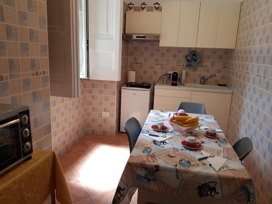 Fashion Cathedral Apartment, Centro Storico Napoli Екстер'єр фото